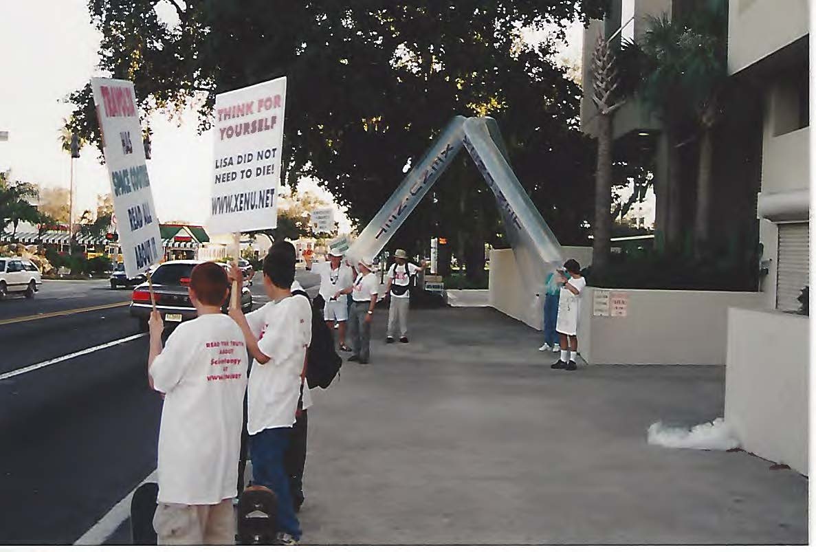 Keith's balloon signs, Clearwater
